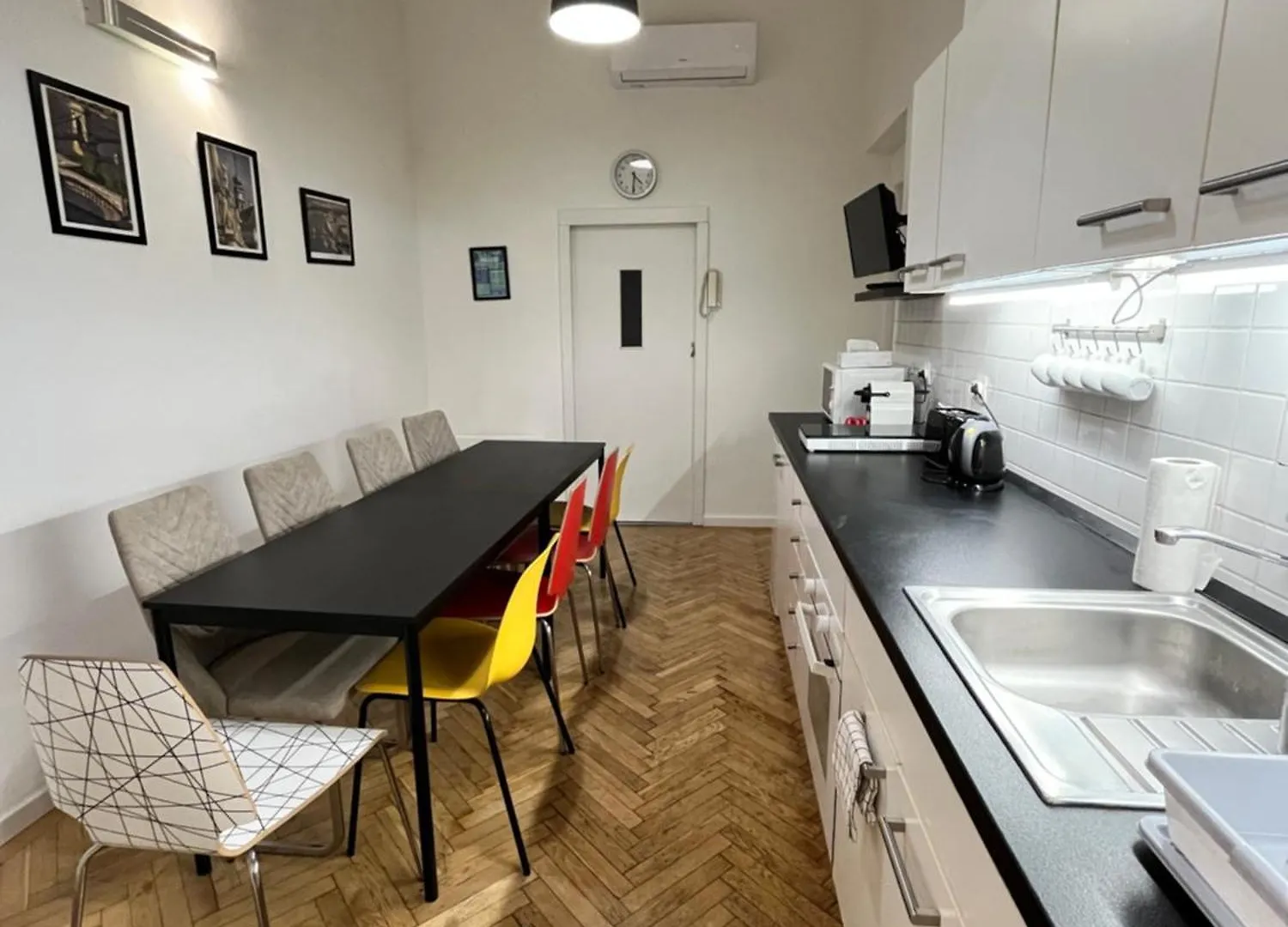 Modern 3Br Apt Free Parking Prime Location Budapest Apartment