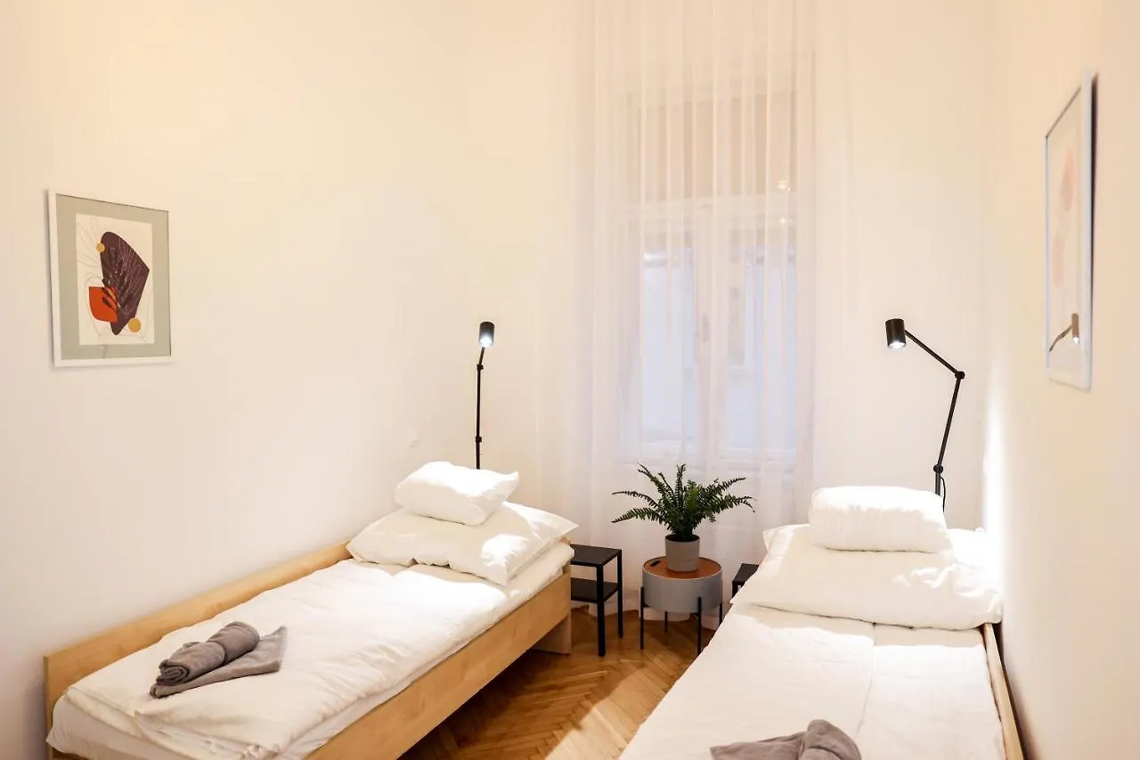 Modern 3Br Apt Free Parking Prime Location Budapest
