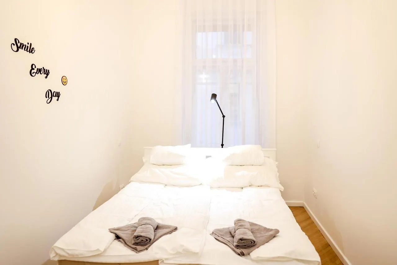 Modern 3Br Apt Free Parking Prime Location Budapest