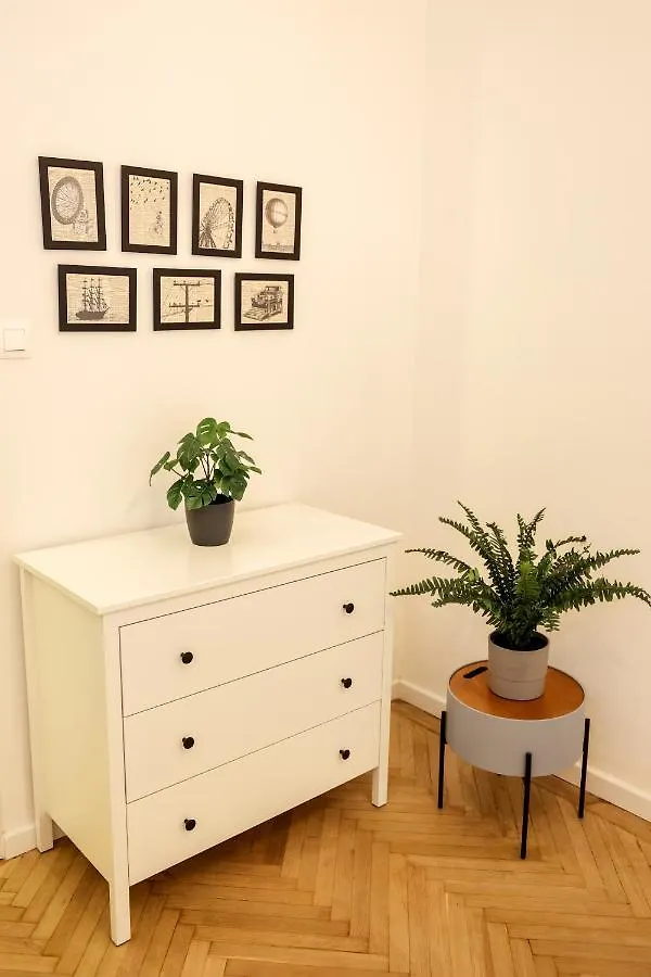 Modern 3Br Apt Free Parking Prime Location Budapest Apartment