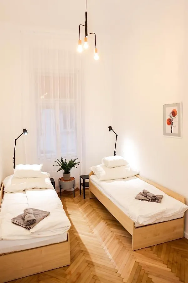 Apartment Modern 3Br Apt Free Parking Prime Location Budapest